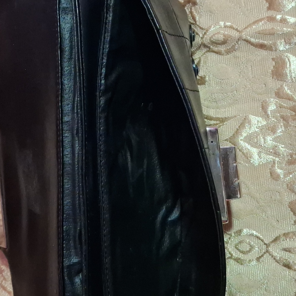 Chanel Purse - Picture 3 of 9